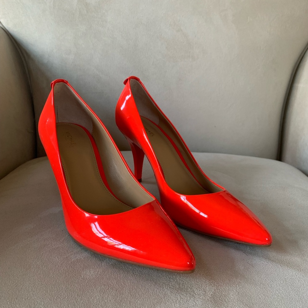MICHAEL Michael Kors Coral Reef Pumps